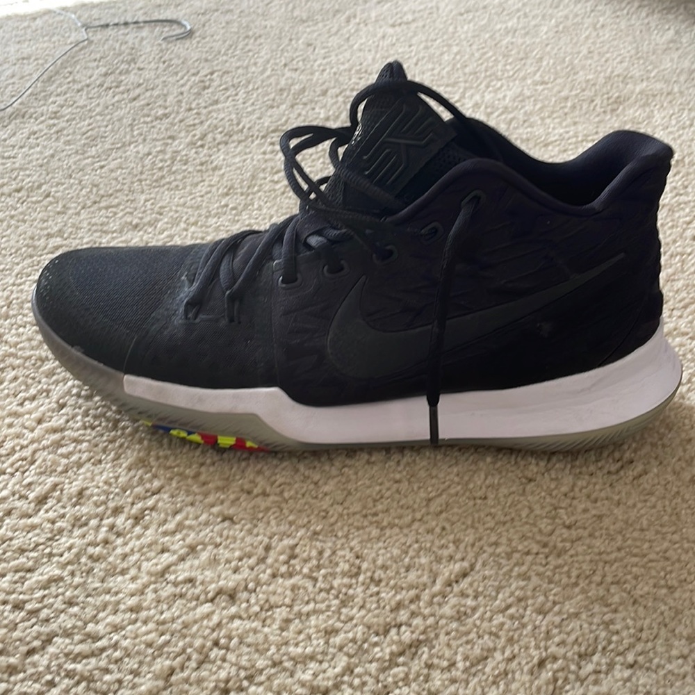 Kyrie 3 Black Ice